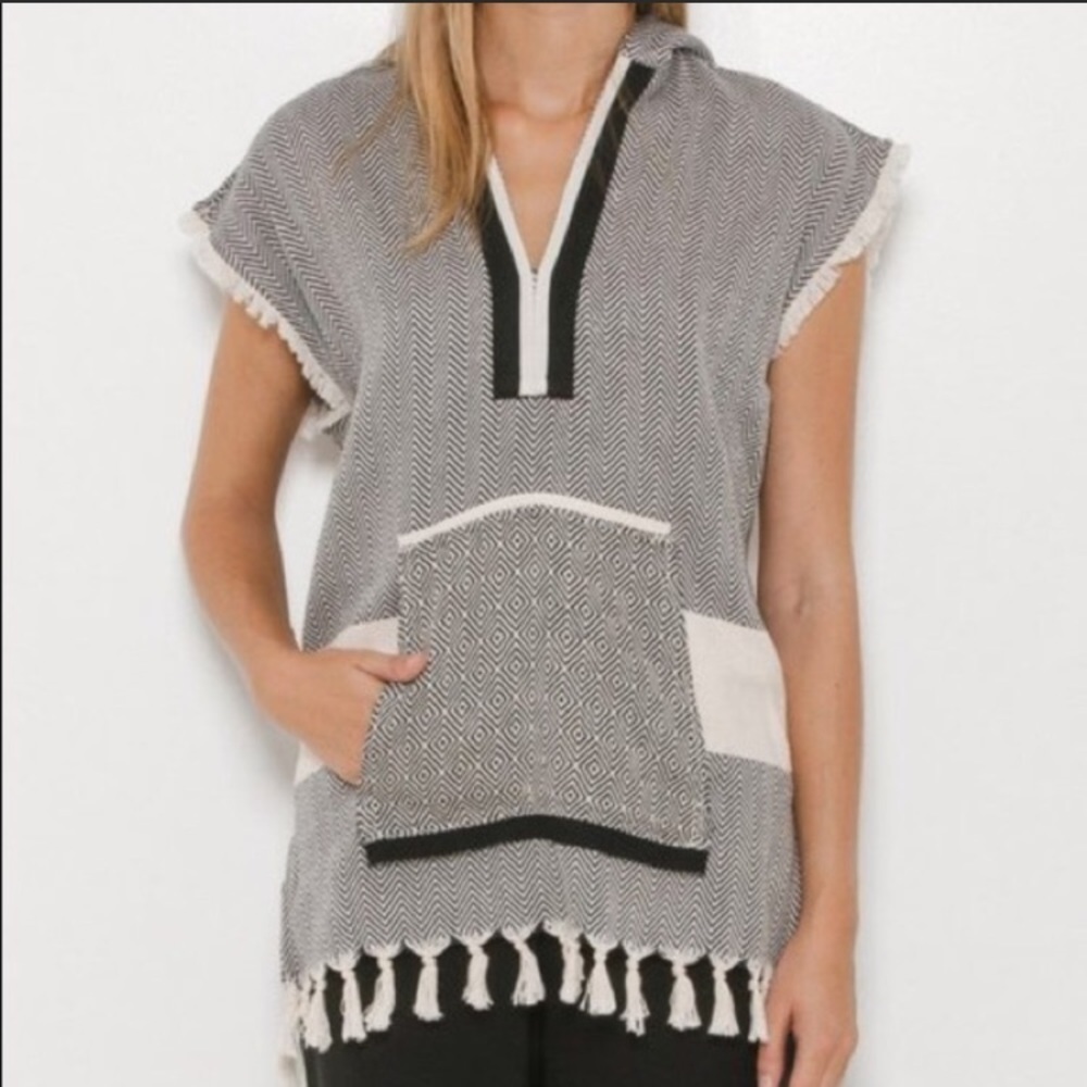 Koza small hooded tassel cotton caftan